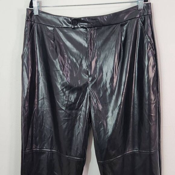 Halston Black Faux Leather Pants NWT Size Medium Black Leather Pants - Picture 2 of 8